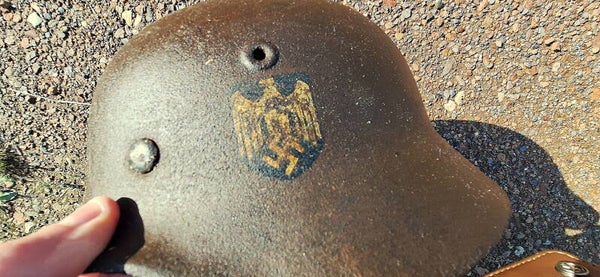 casque modèle 40 kriegsmarine 1 insigne  ww2