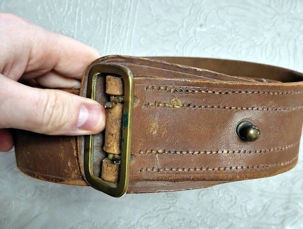 Beau ceinturon daté sous-officier français ww2