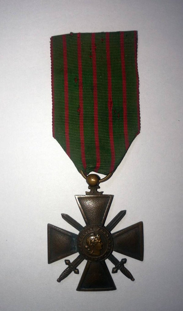 Médaille croix de guerre date 1914-1916