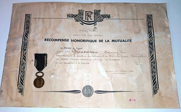 diplôme avec médaille bronze secours mutuels 1934
