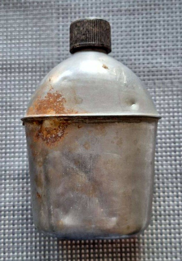 Gourde US modèle modèle 1942 daté 1945 ww2