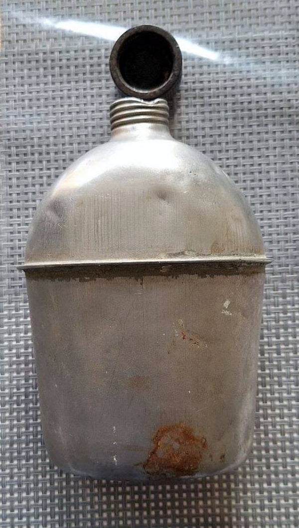 Gourde US modèle modèle 1942 daté 1944 ww2