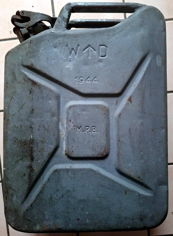 Jerrycan carburant anglais M.P.B 1944