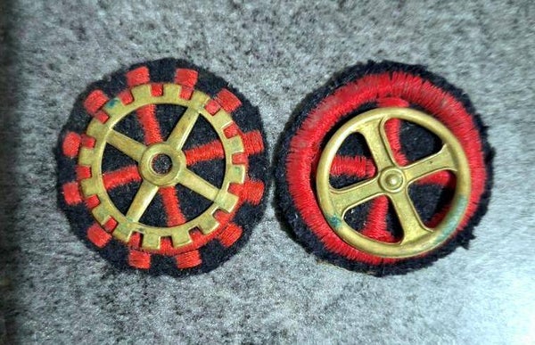 2 Insignes spécialités France 40 ww2 Conducteur auto élite + mécanicien