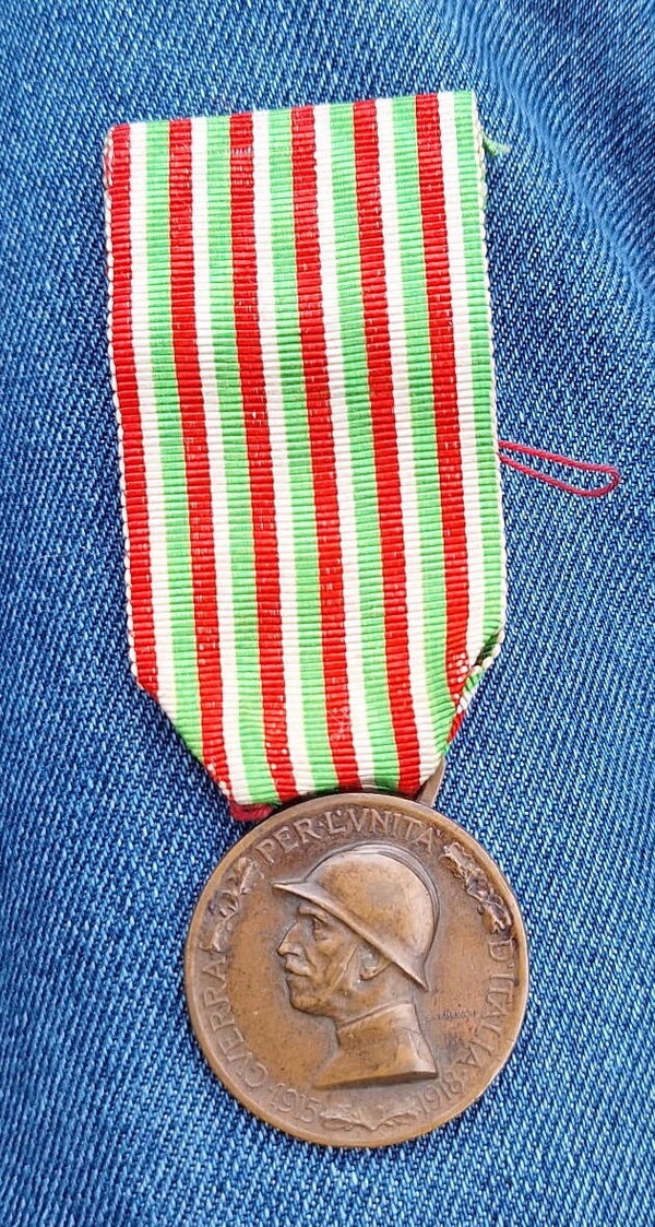 médaille italienne commémorative guerre "italo-autrichienne 1915-1918" ww1