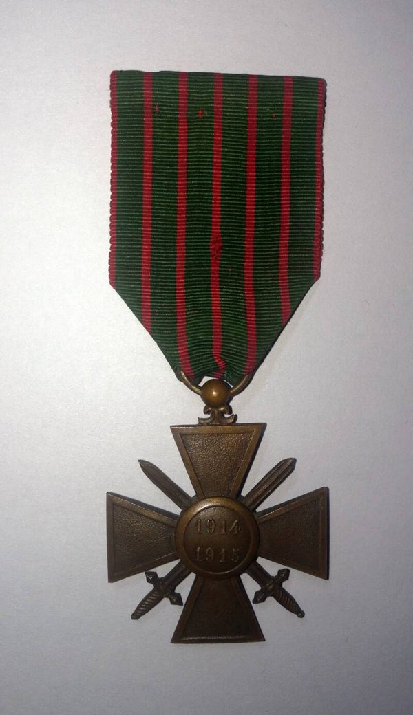 Médaille croix de guerre date 1914-1915