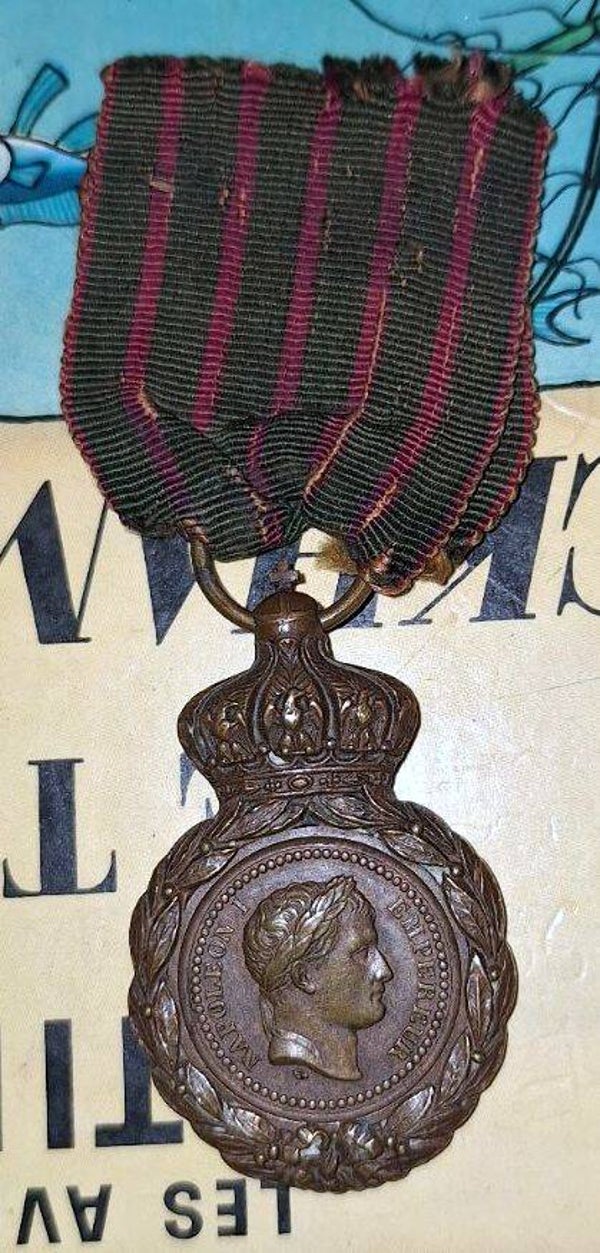 Médaille de Sainte-Hélène 1821 second empire patine brune