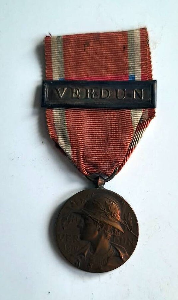Médaille de Verdun modèle prudhomme avec sa barrette