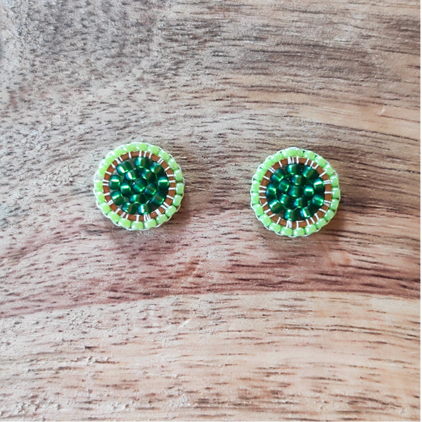 Perlenstecker / grün / Ohrstecker Edelstahl