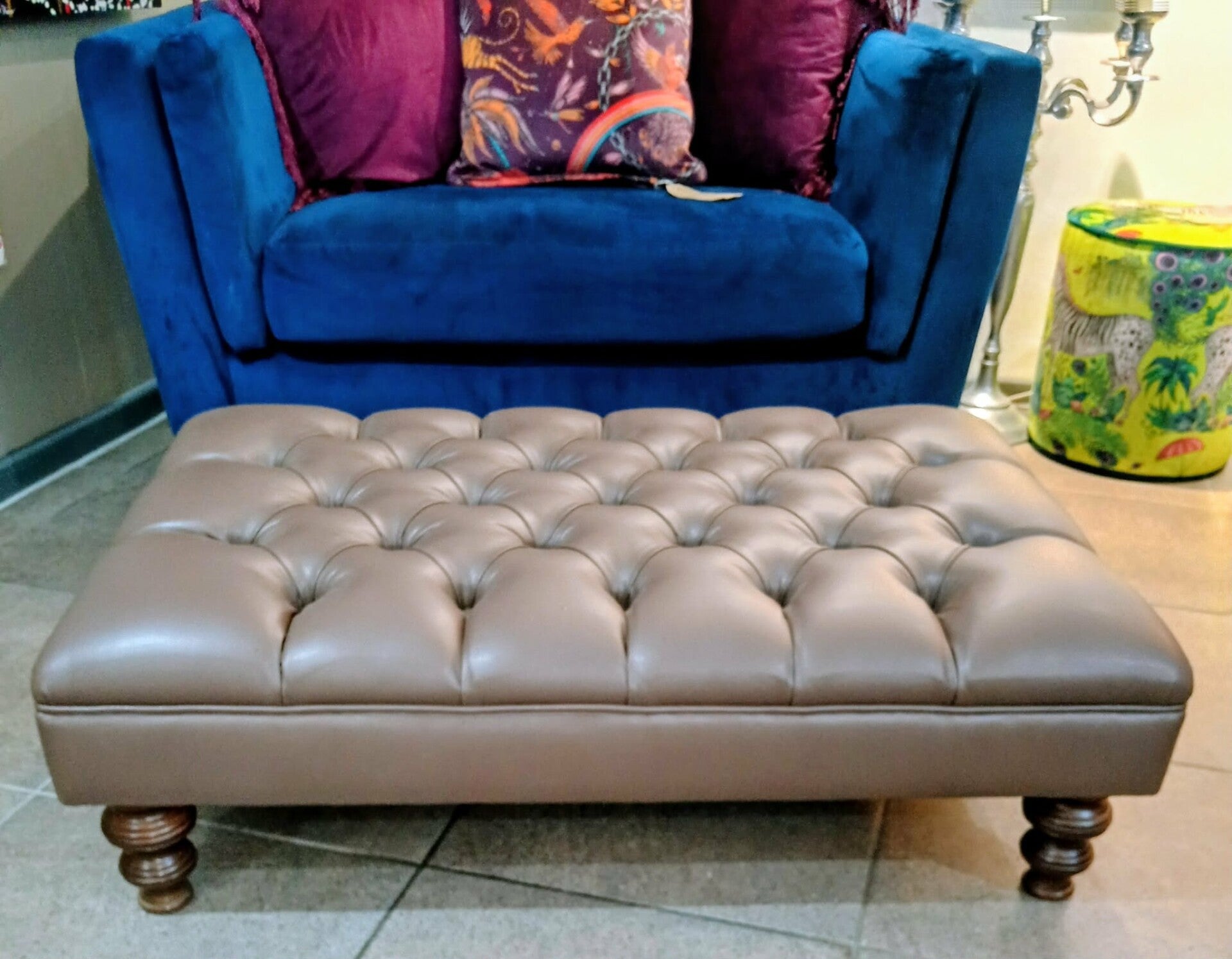 Care and leisure Manhattan faux leather mushroom footstool
