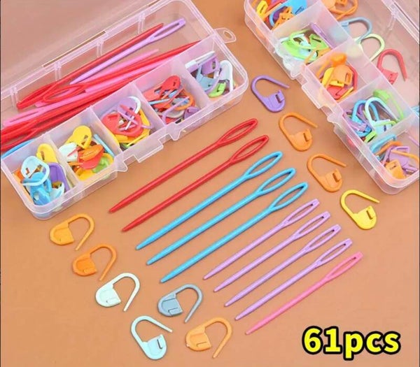 Boîte 61 marqueurs de maille et aiguilles à laine