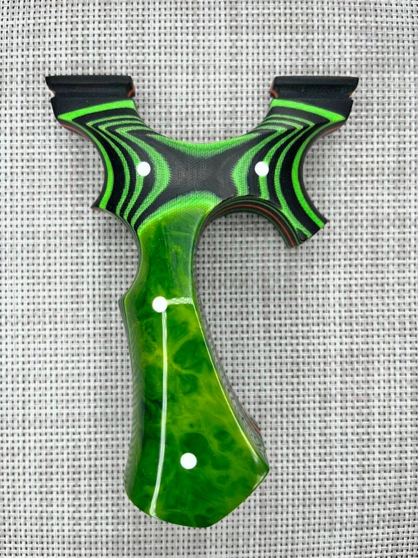 BANDIT'z Custom Slingshot OTT. 90mm. Left Hand.