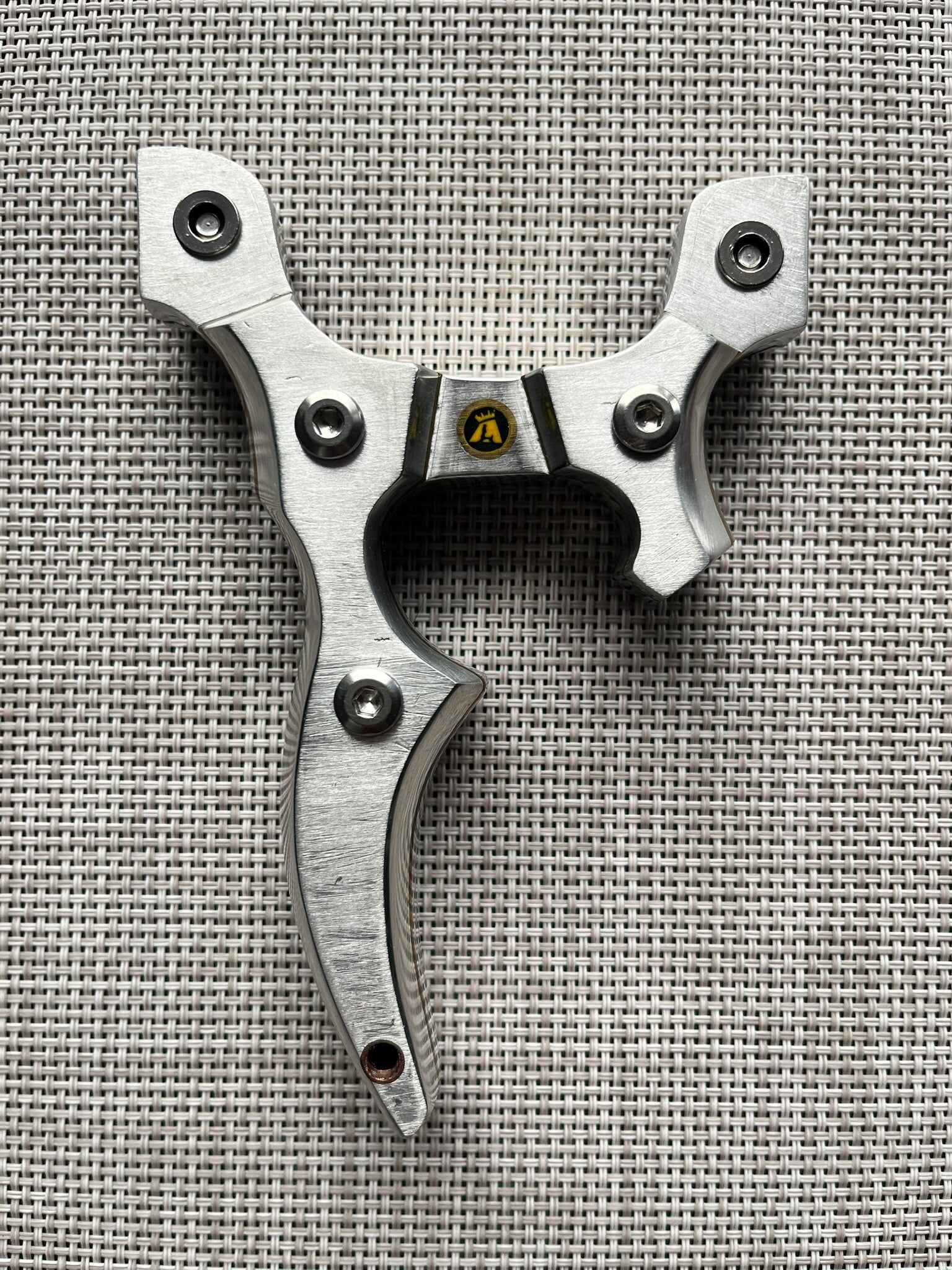BadBoy Custom Slingshot TTF. Right Hand Hold. 90mm.
