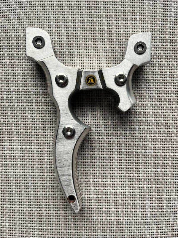 BadBoy Custom Slingshot TTF. Right Hand Hold. 90mm.