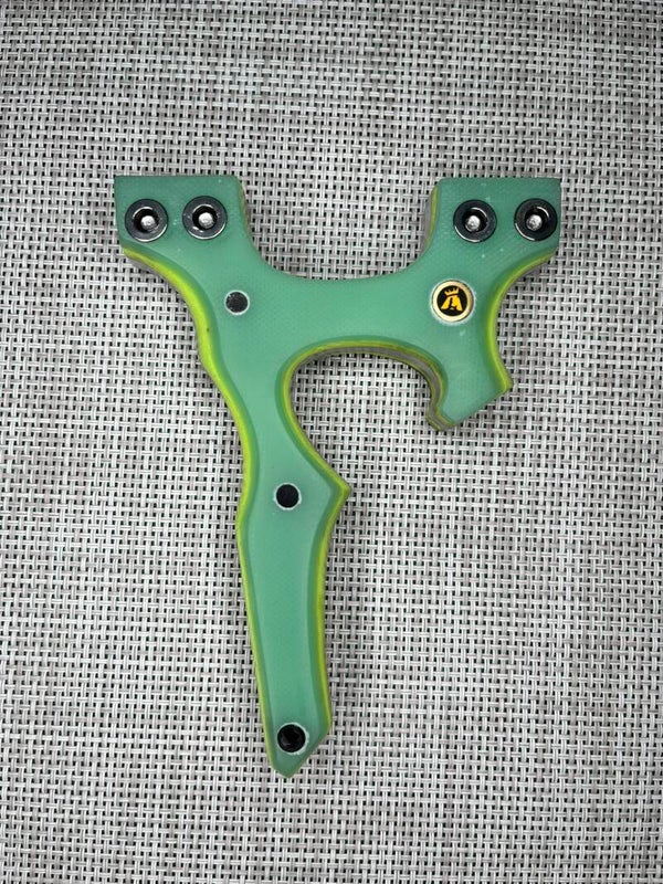BadBoy Custom Slingshot OTT. Left Hand Hold 90mm.