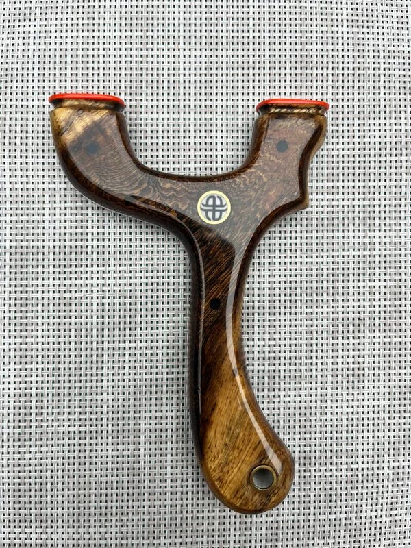 VANDAGO Custom Slingshot OTT. Right hand. 90mm.