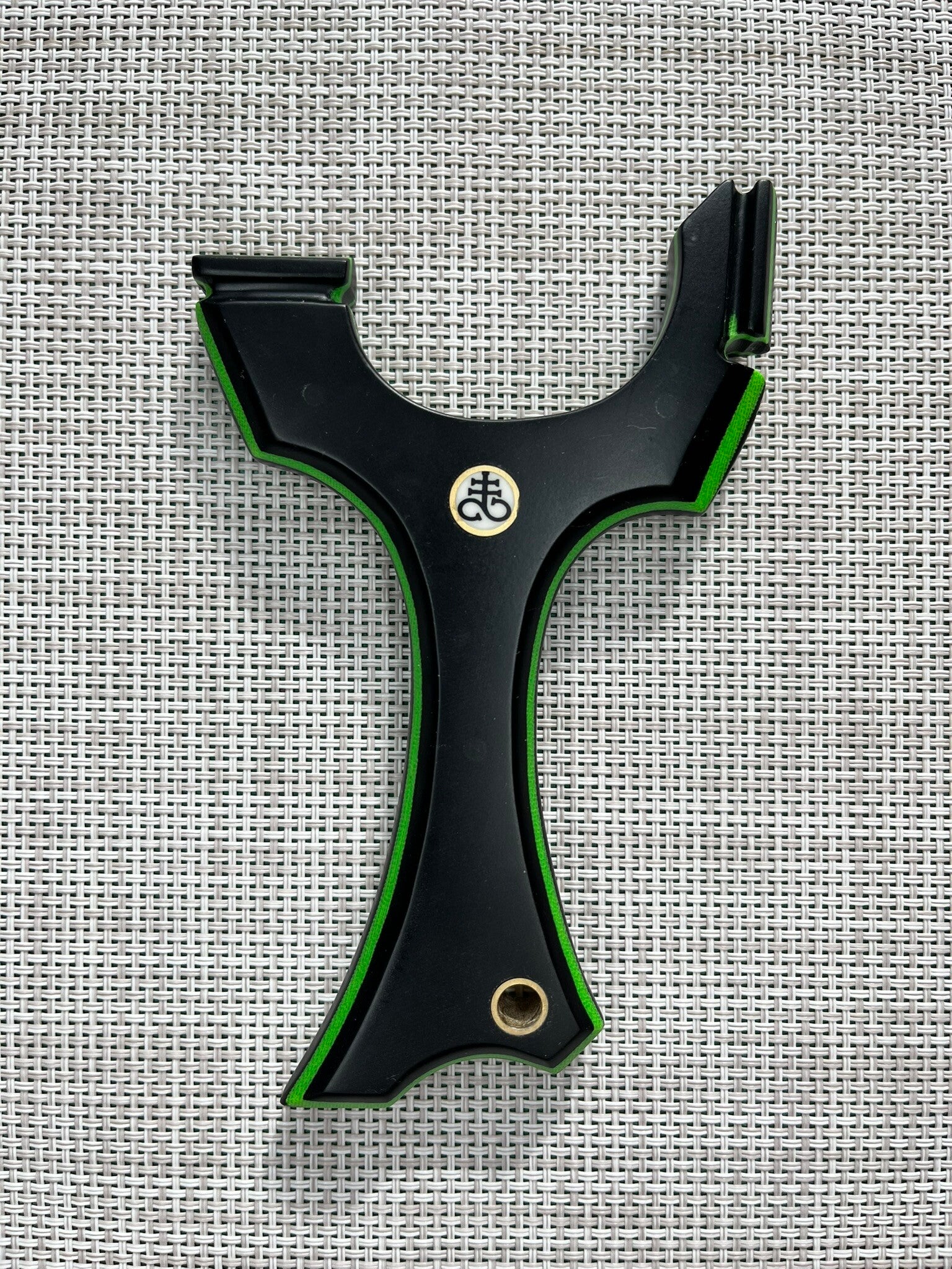 MAYHEM Custom Slingshot OTTF. 85mm.