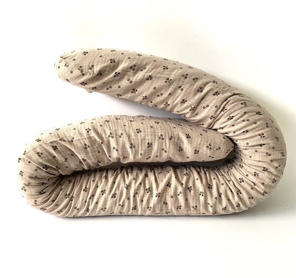 Zirbenschlange / Bettschlange / Kinderwagenschlange Musselin Flowers taupe*