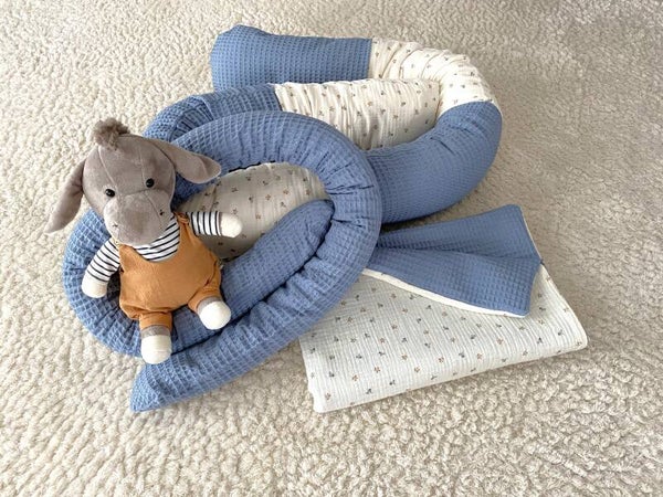 Set mit Kuscheltier in deinen Wunschfarben*