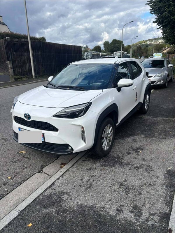 A SAISIR TOYOTA YARIS CROSS HYBRID 12/2022 43000 KM