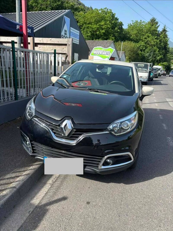 RENAULT CAPTUR DE 2010 / DIESEL /12000KM
