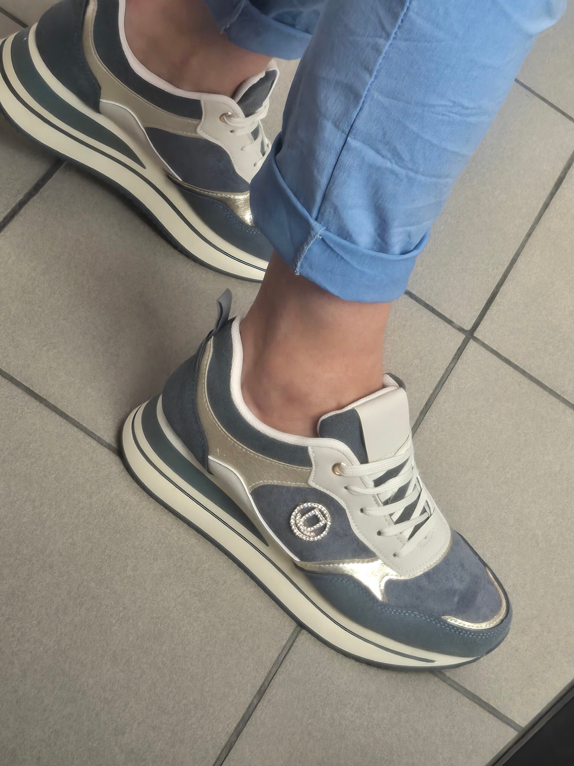 Basket bleu