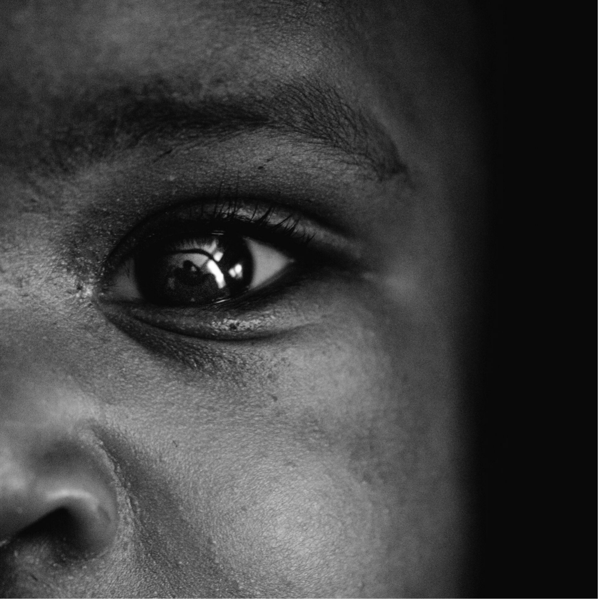 Een tranend oof van een kind