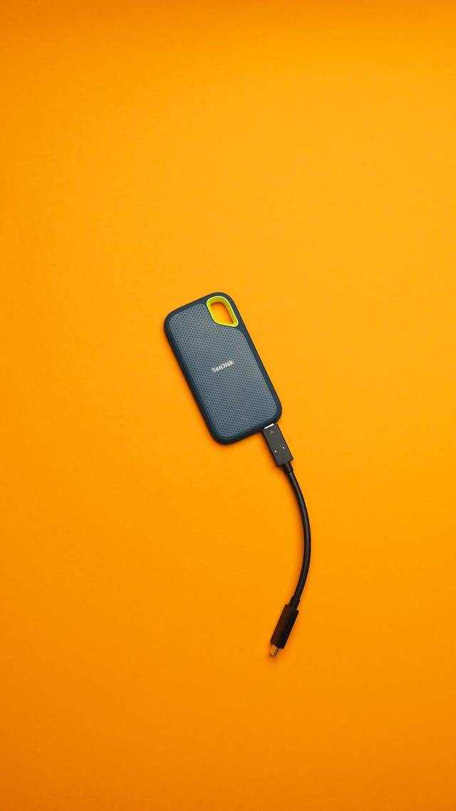 Sandisk SSD mit Kabel