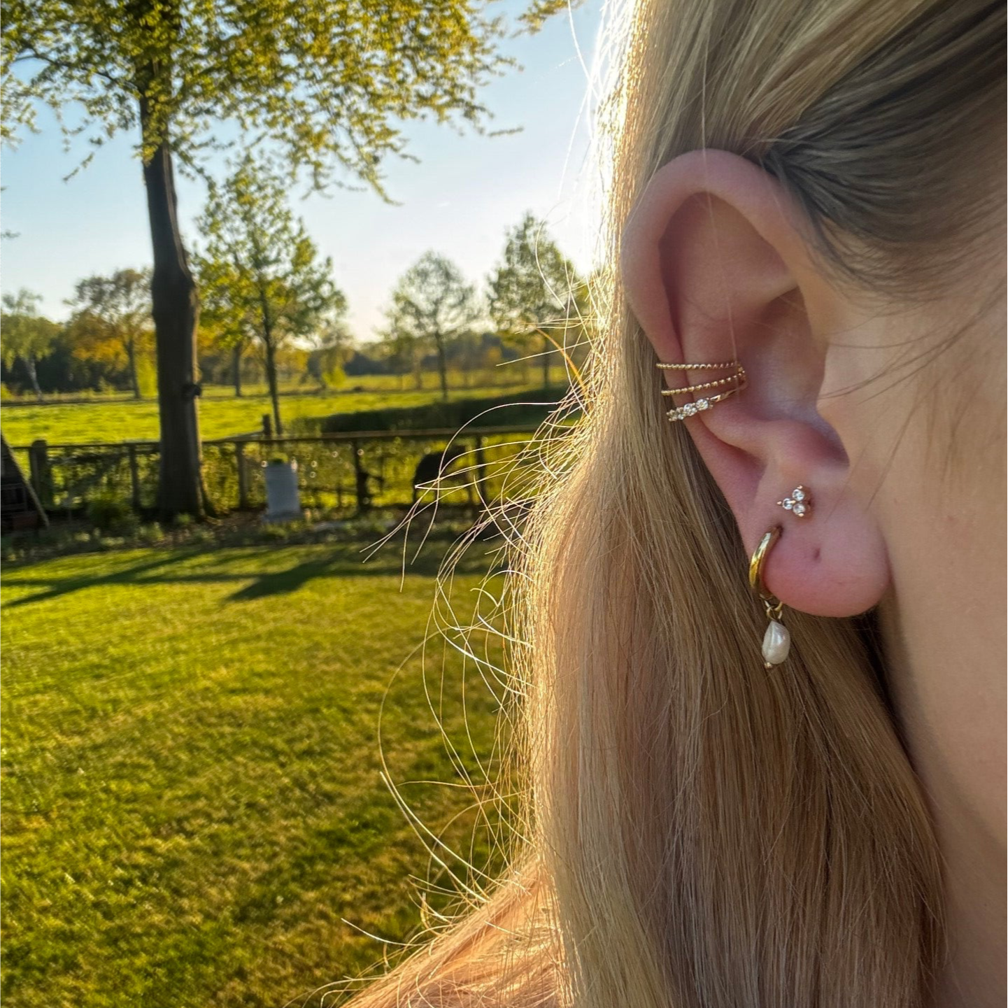 Bling earcuff