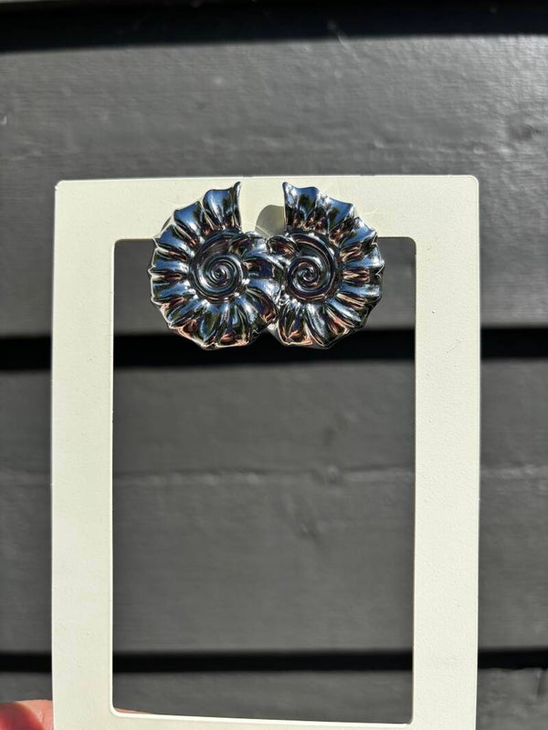 Sea shell earring zilver