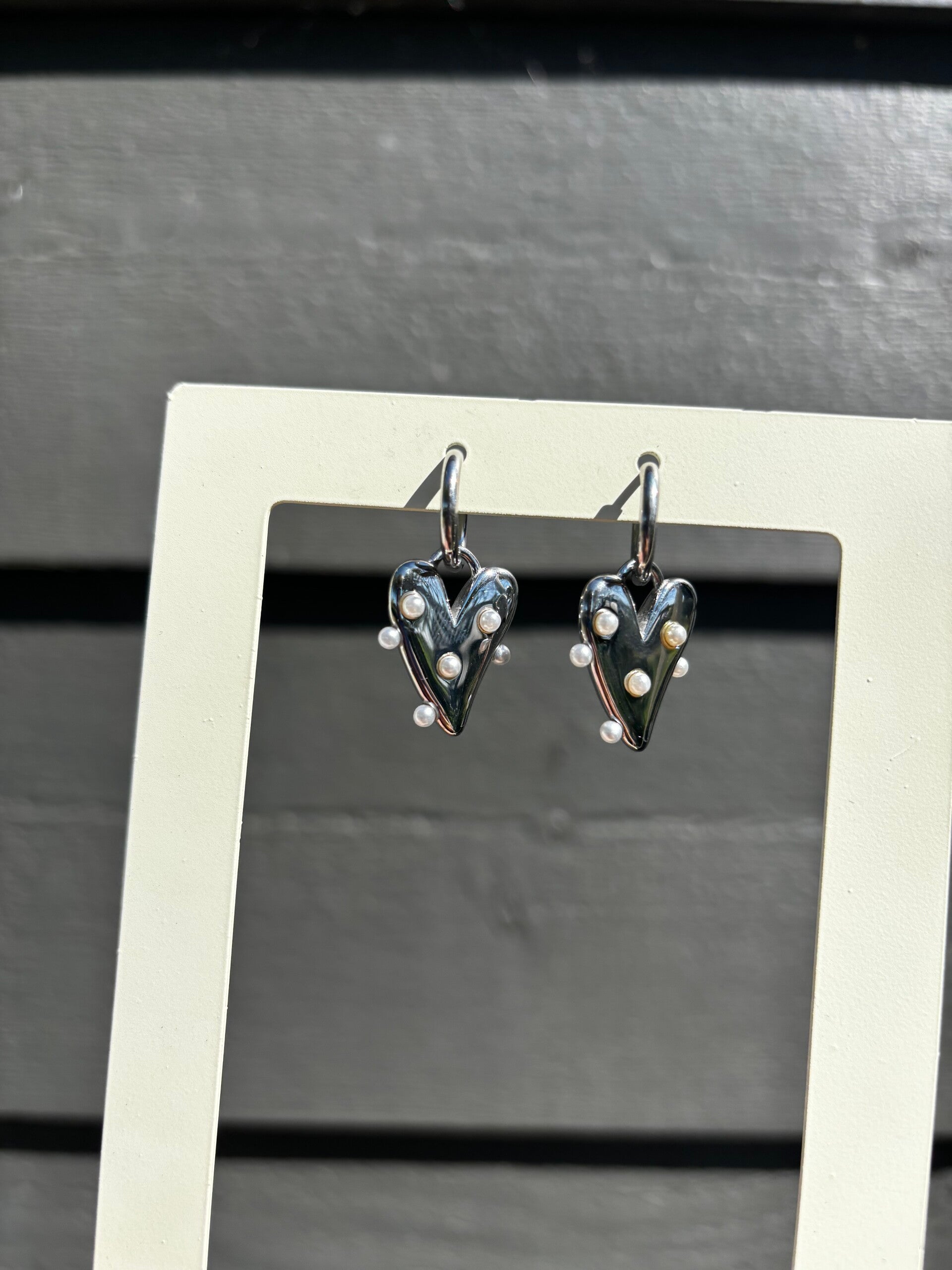 Pearl earring