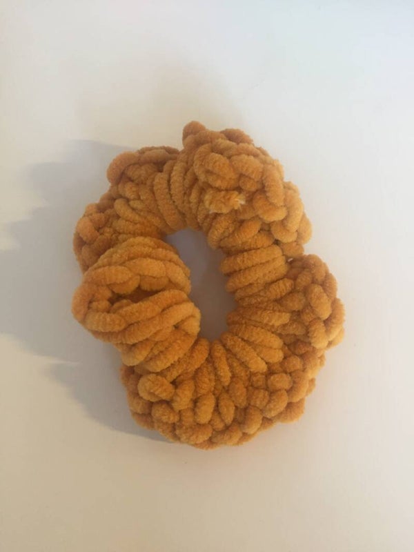 Okergele velvet scrunchie