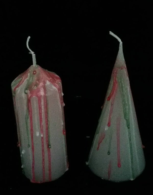 klok- of piramidekaarsje met marmerwas