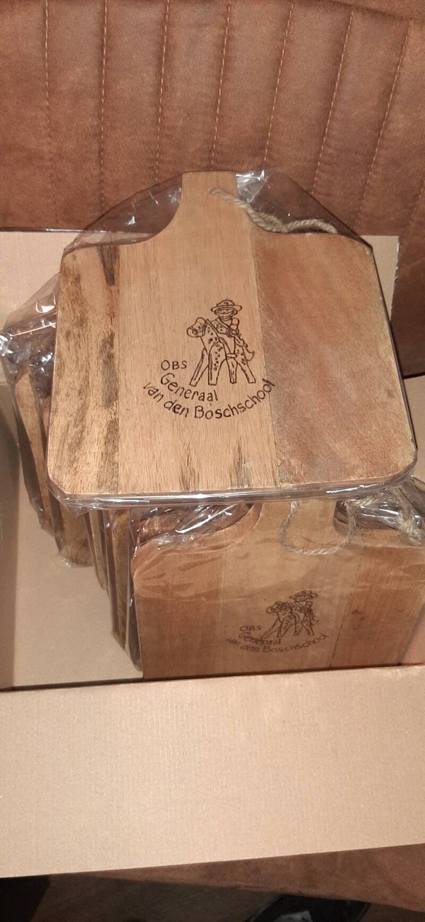 Borrelplank met eigen tekst of logo gegraveerd