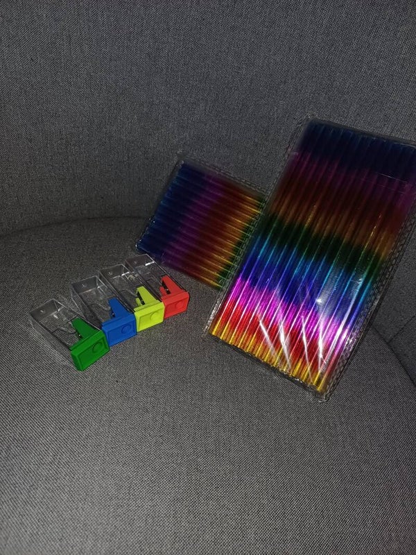 Puntenslijpers met naam en regenboogpotlood