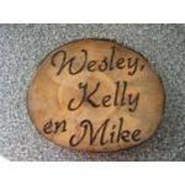 Boomstam met naam/afbeelding