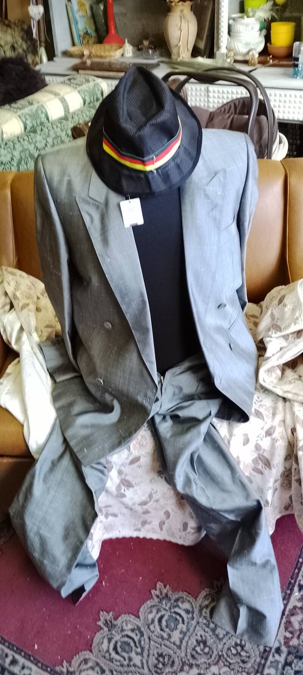 Completo di giacca e pantalone uomo