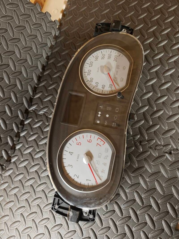 compteur Dacia Sandero  2010