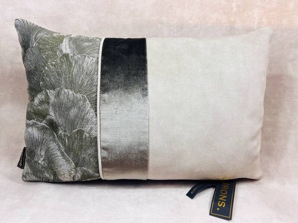 Brons sierkussen Johs strook