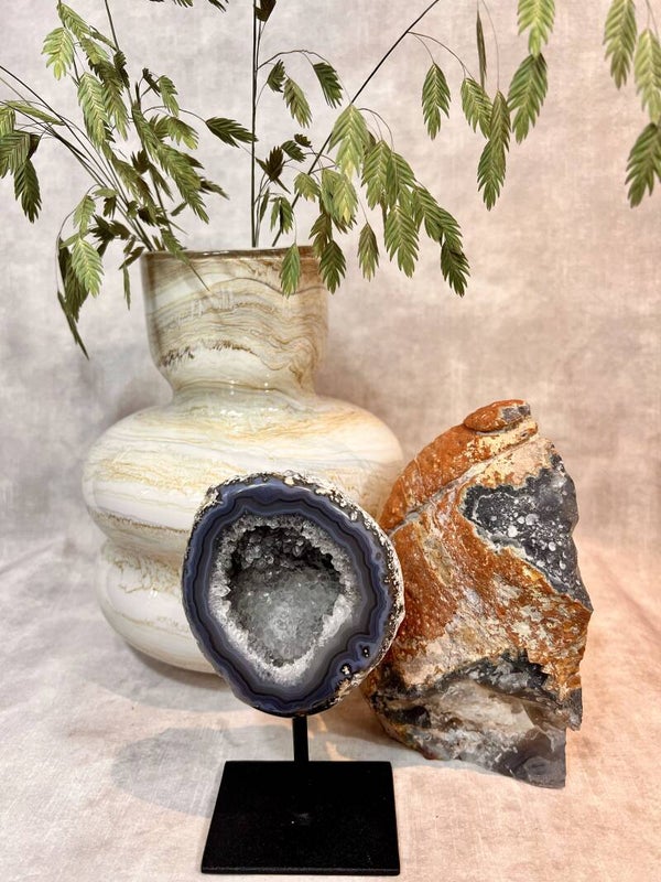 Agaat Geode op voet Nr. 12