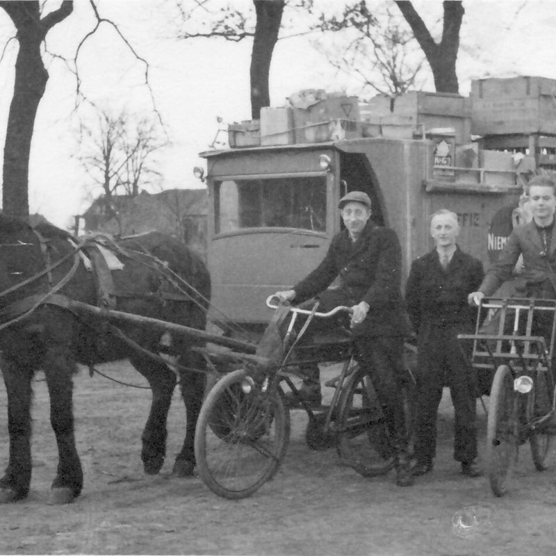 NH010401007kruidenierskarSteenbergen.jpg