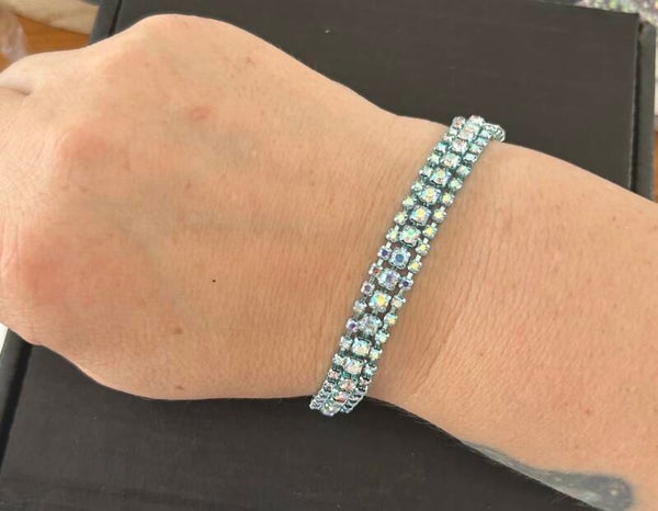 Handmade light green bracelet