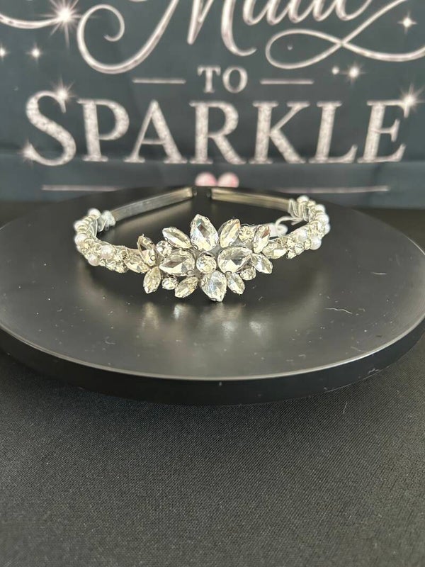 Sparkle and pearl effect headband