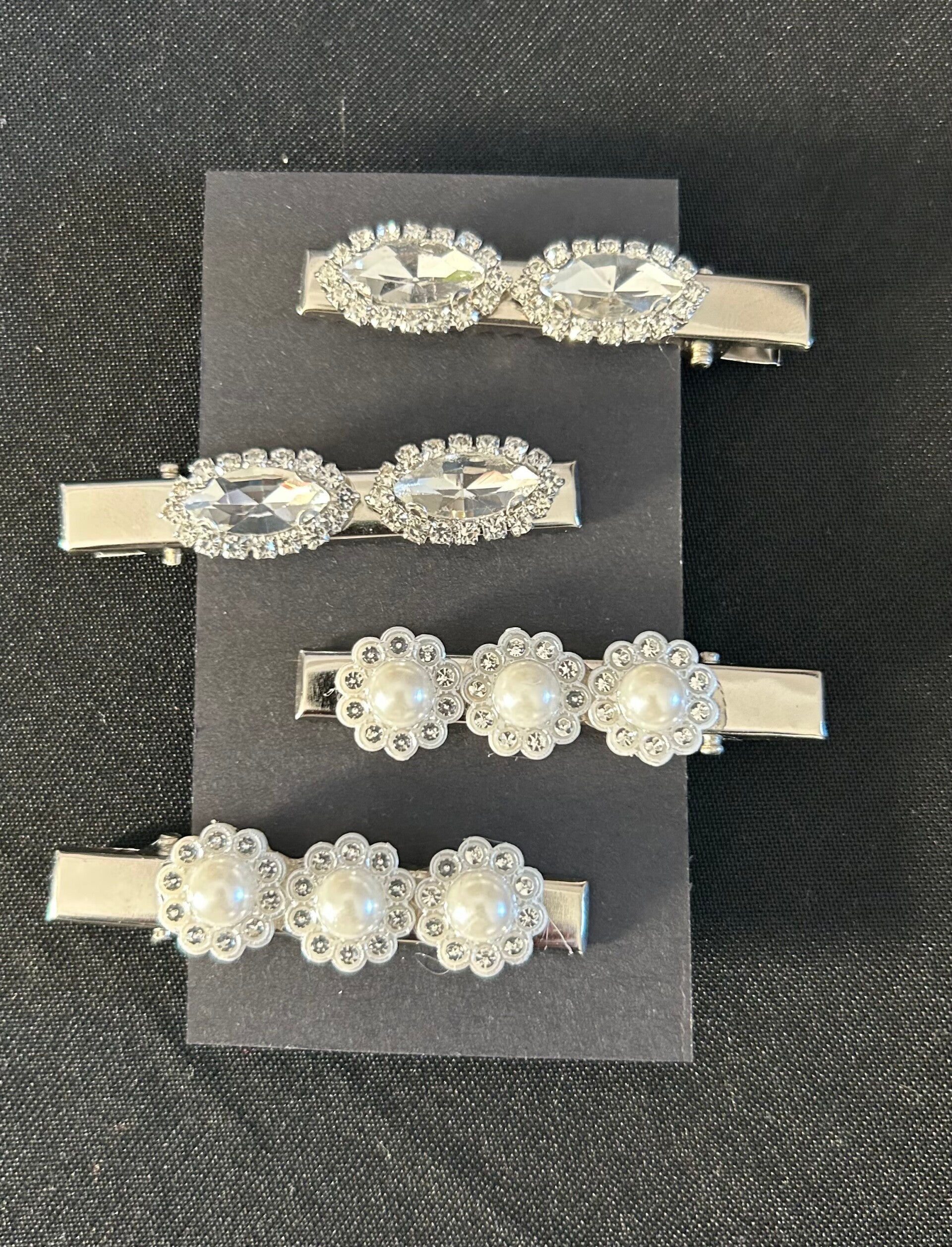 2 pairs of sparkly hair clips