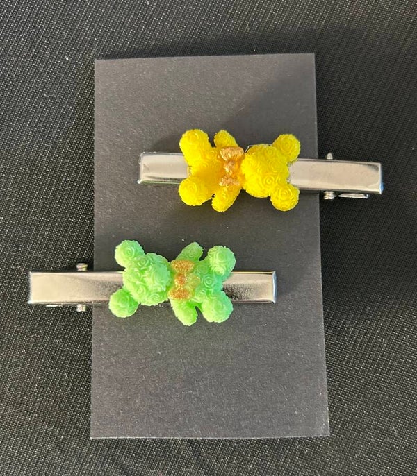 Yellow and green bear clips