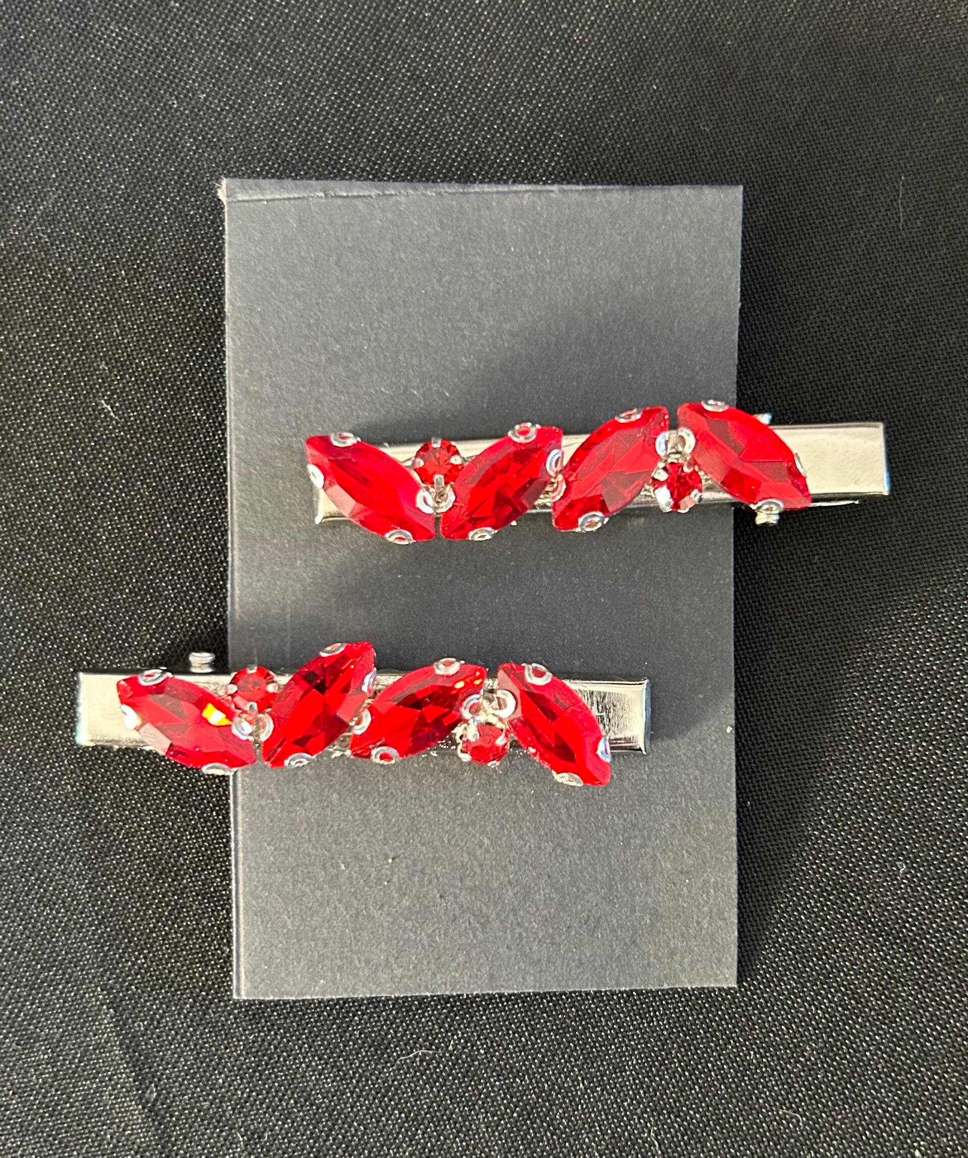 Red hair clips