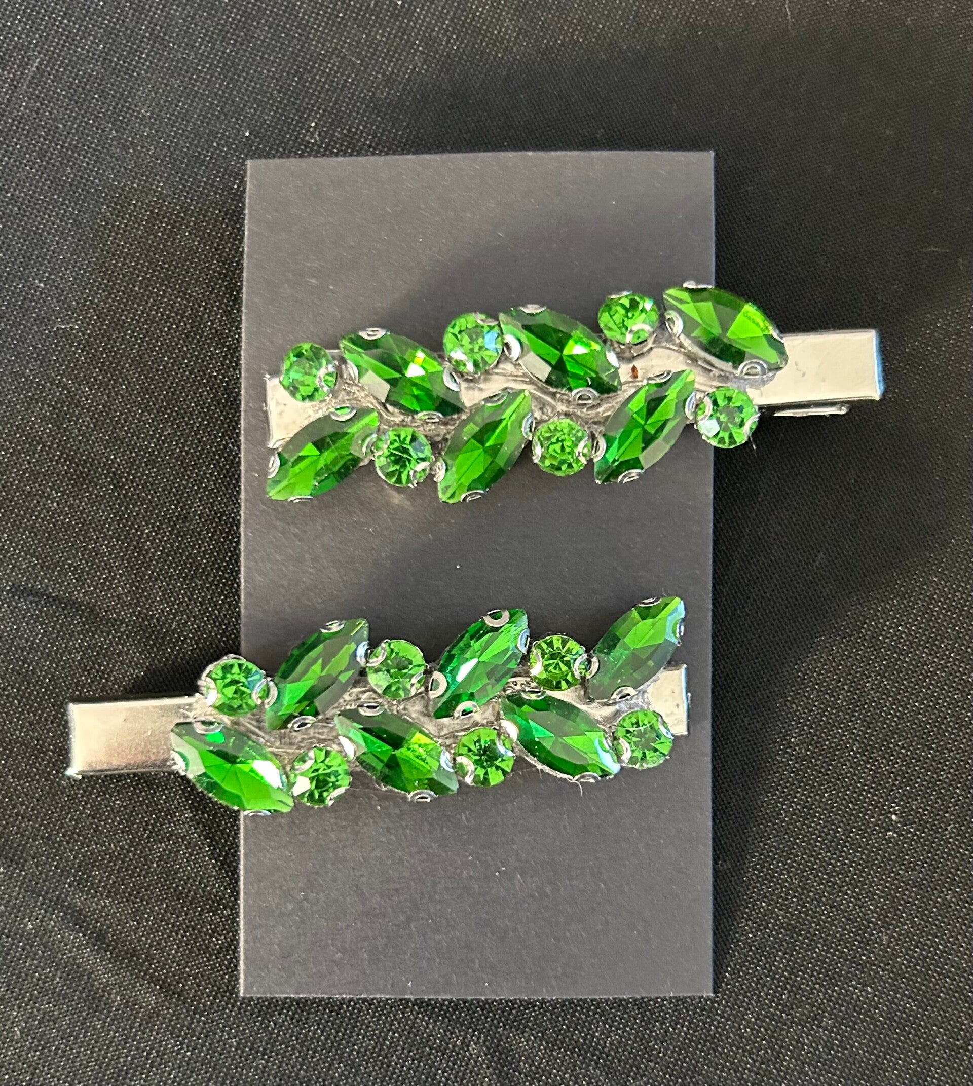 Green hair clips