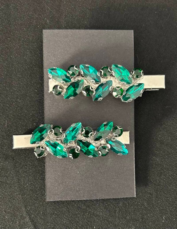 Dark green hair clips