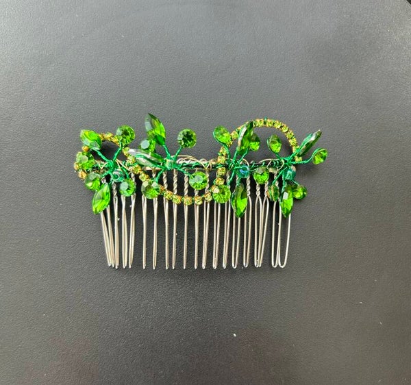 Gorgeous green hair comb