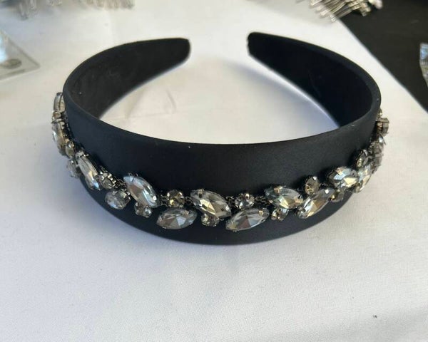 Black headband with black trim